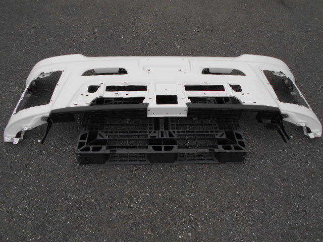 イスズ トラック バンパー カー用品買取いたしました。